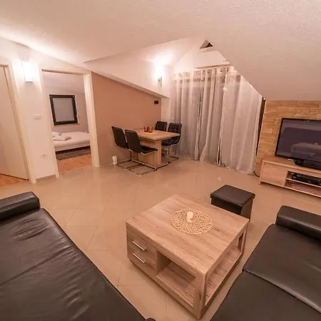 Twins Markovic * Pola