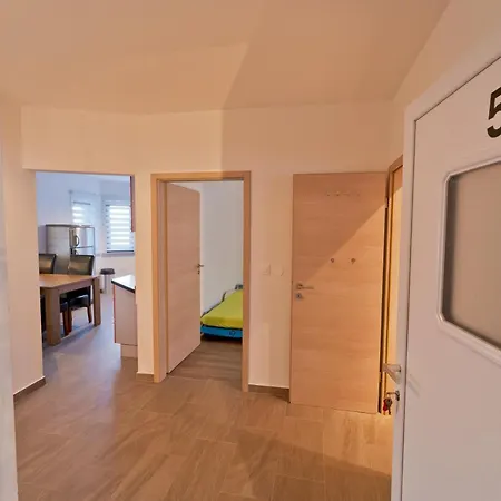 Twins Markovic Appartamento Pola