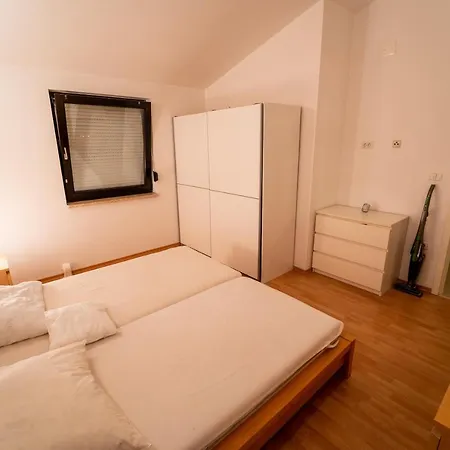 Twins Markovic Apartmán Pula