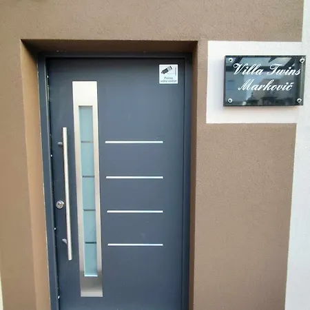 Twins Markovic * Pola