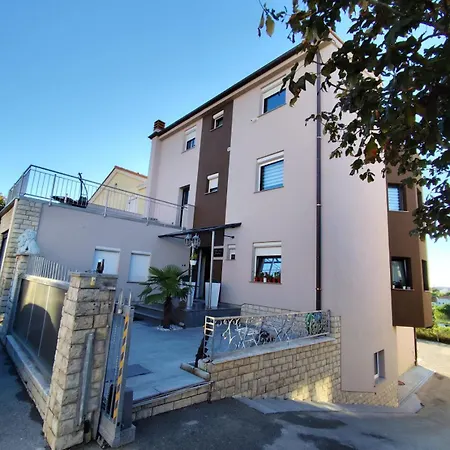 Twins Markovic Appartamento Pola