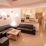 Twins Markovic Apartment *