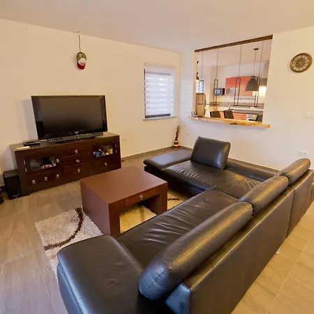 Twins Markovic Apartment *