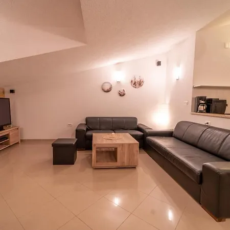 Twins Markovic Apartment