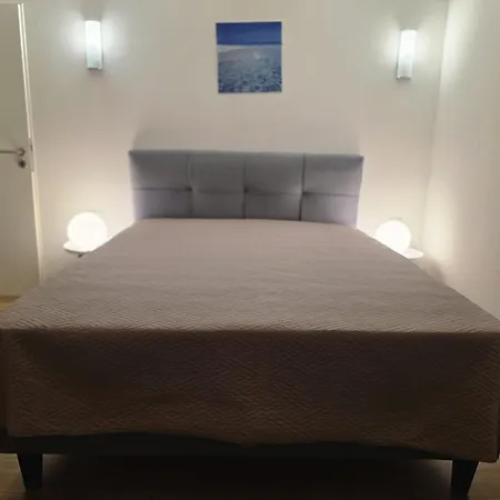 Twins Markovic Lägenhet *