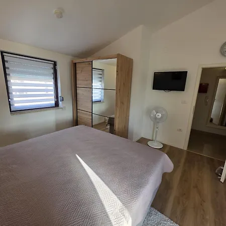 Twins Markovic Apartment *