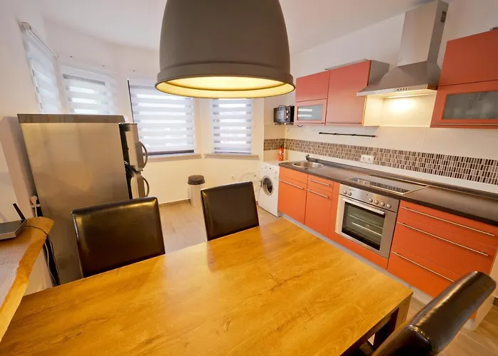 Twins Markovic Lägenhet *