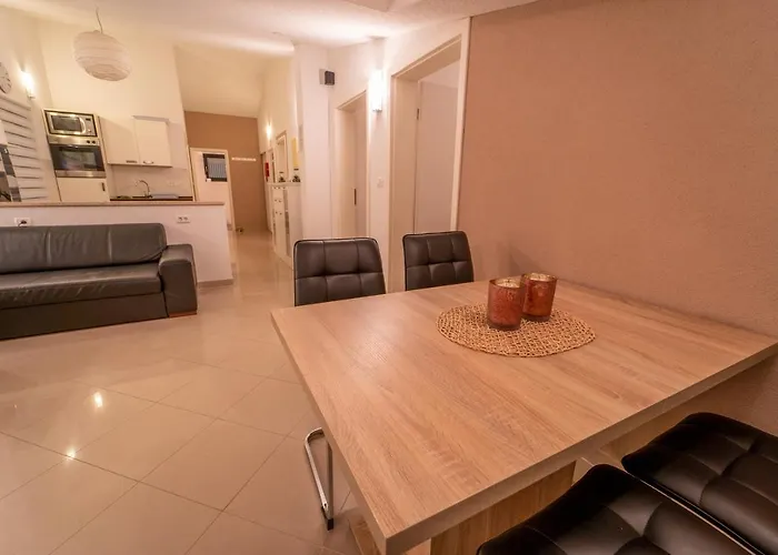 Twins Markovic Lejlighed *