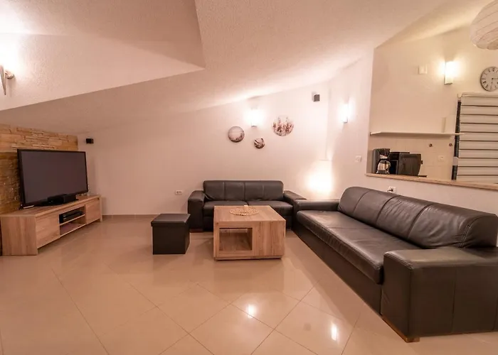 Twins Markovic Lejlighed